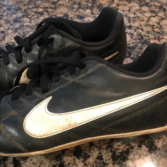 Nike Cleat Kids Sports Shoes - Picture 1 of 5